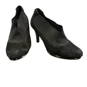 Anne Klein Black suede heel booties size 8
